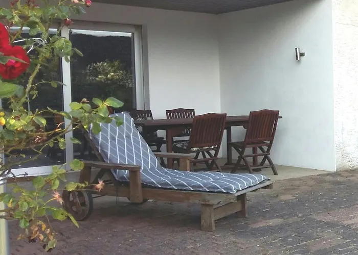 Living .... Bungalow Mit Grossem Garten .